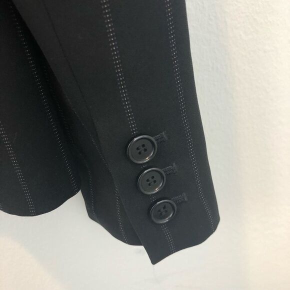 Ann Taylor petite 3 button pinstriped blazer size 0 Petite - Picture 7 of 8